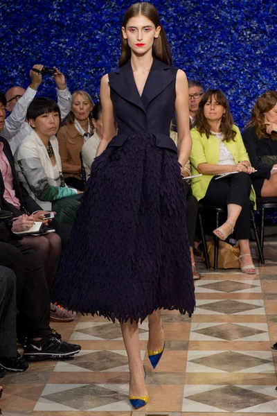 Look 13